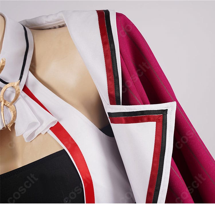 肩袖のデザイン詳細。肩章風の装飾と袖の切替、立体感あるフォルムを捉えた画像。