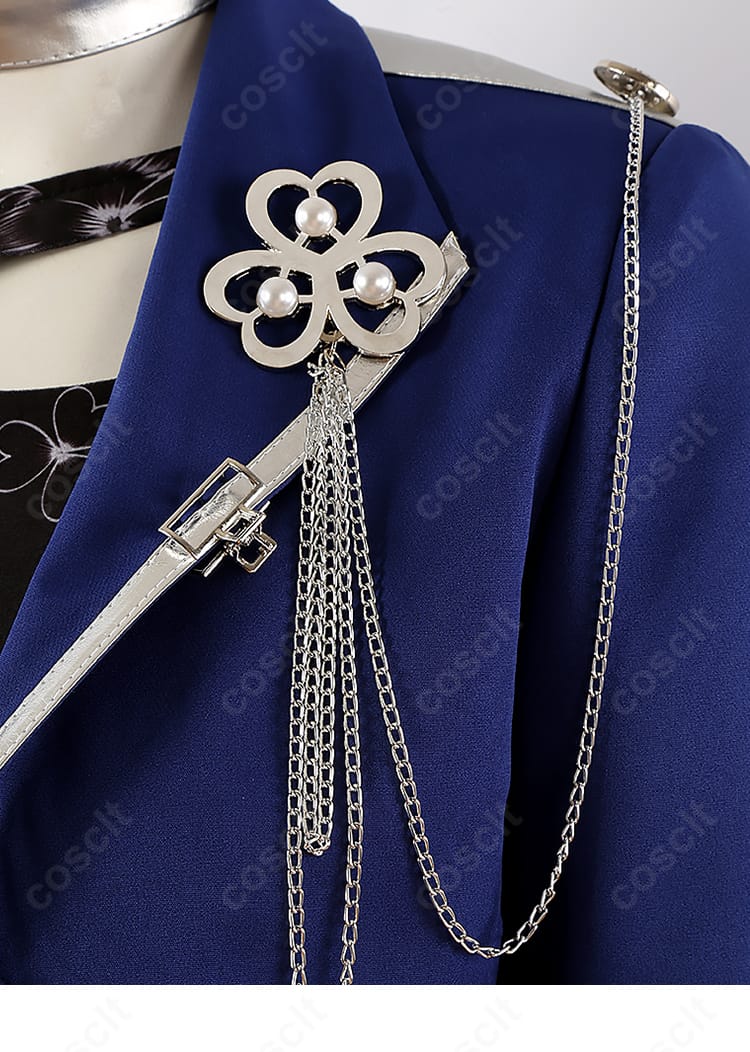 日野森雫 コスプレ衣装の肩・袖ディテール。刺繍とアクセサリーの質感、ステッチの仕上げをアップで撮影。