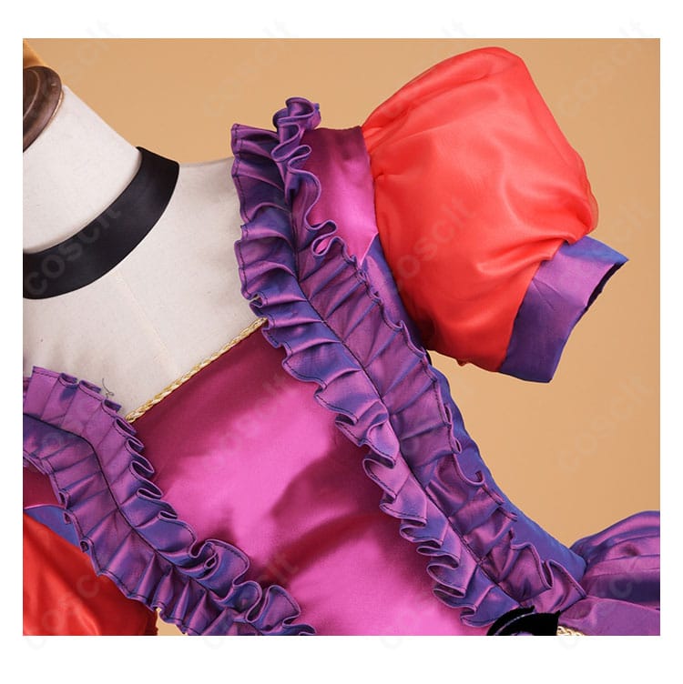 アナスタシア・トレメイン コスプレドレス 肩周りの装飾アップ。パフスリーブのボリュームと縁取りを強調。