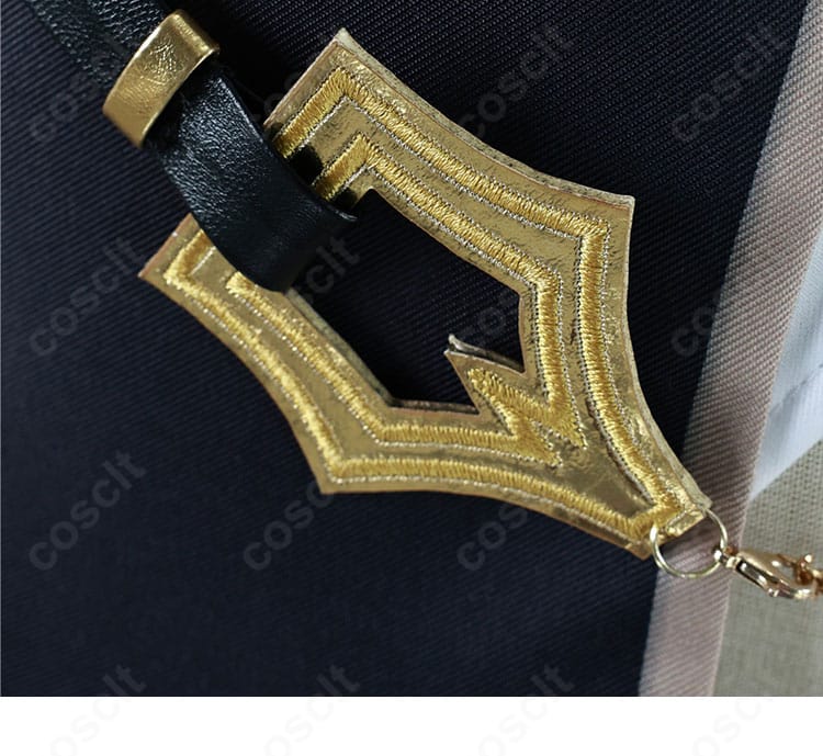 付属ネックレスとアクセサリーのセット。クロスモチーフの意匠と金属調パーツの質感が伝わるディテール