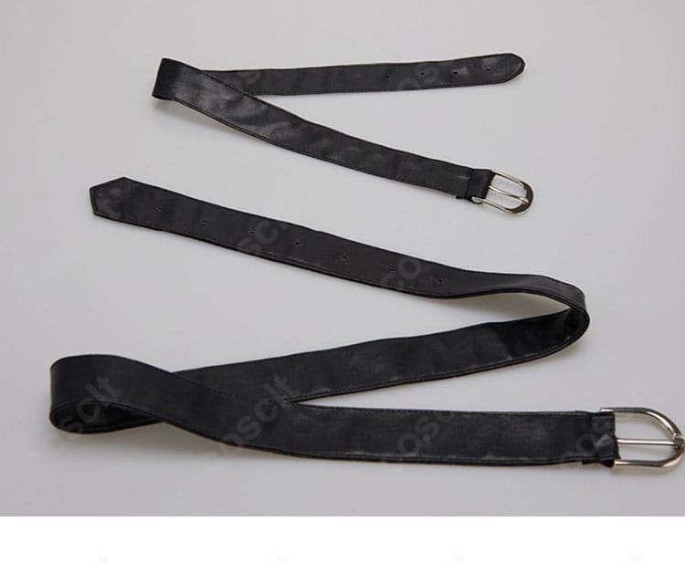 白銀ノエル コスプレ衣装の帽子装飾ディテールを示すクローズアップ