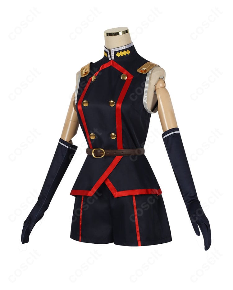 側面アングルでの着用イメージ。肩口からウエストライン、パンツのフィット感と動きやすさが分かる写真。