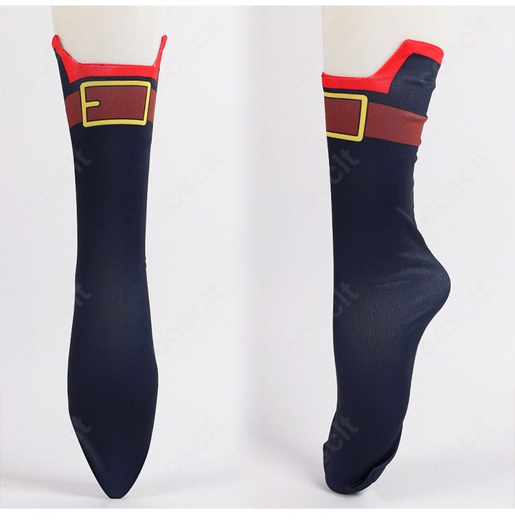 靴下の装飾とリブのアップ。脚線をきれいに見せる設計と編みの表情を見せるカット。