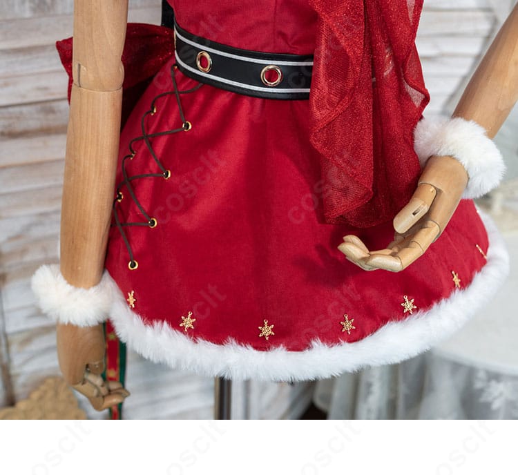 エマ クリスマス衣装のスカート装飾ディテール。裾の切り替えと装飾のアップ