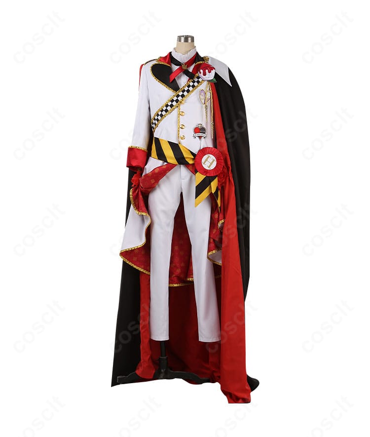 エース・トラッポラ 寮服コスプレ 正面図。コートのシルエットと胸飾り、斜めベルトの配置が分かる全身。