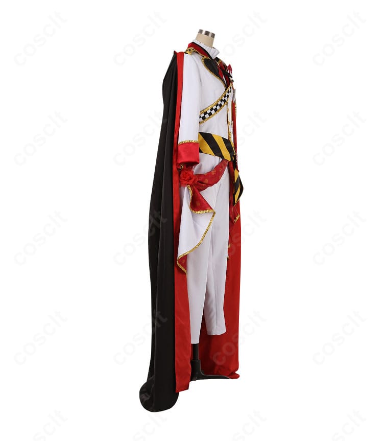 エース・トラッポラ 寮服コスプレ 右側面。袖口の配色切替とベルト位置、腰飾りのボリュームを確認。