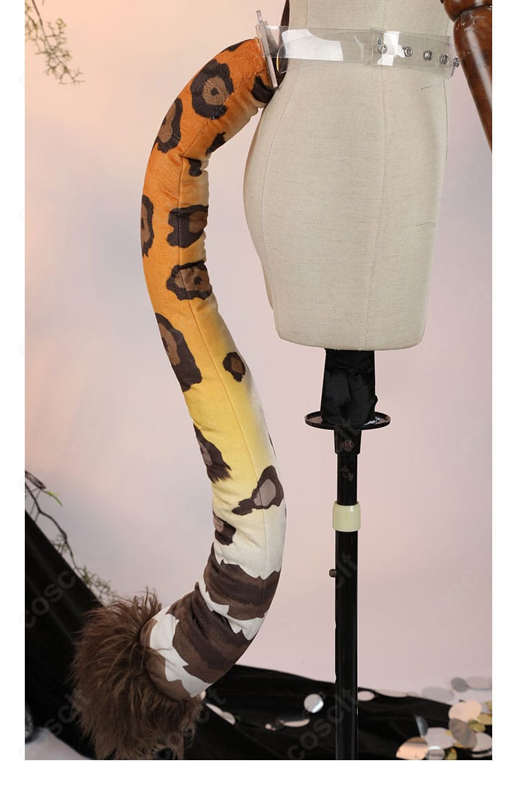 シロネン コスプレ衣装 尻尾パーツのディテール。毛並みと形状を再現。