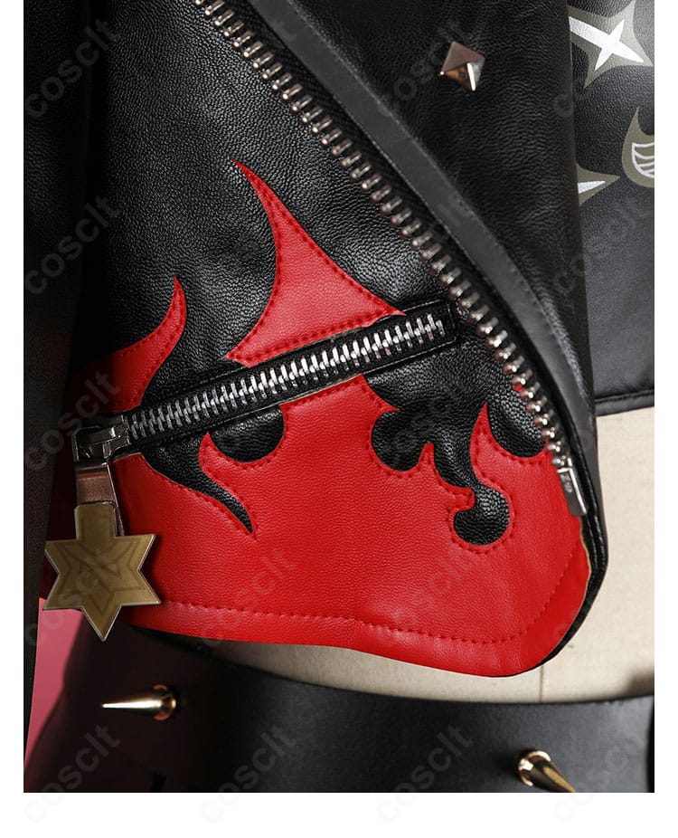 バーニス・ホワイト 衣襟周りの装飾とレイヤード表現のクローズアップ