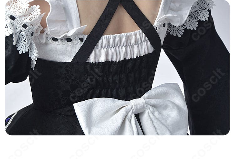 背面の装飾と刺繍風意匠を捉えたディテール。後中心のラインも確認できる画像