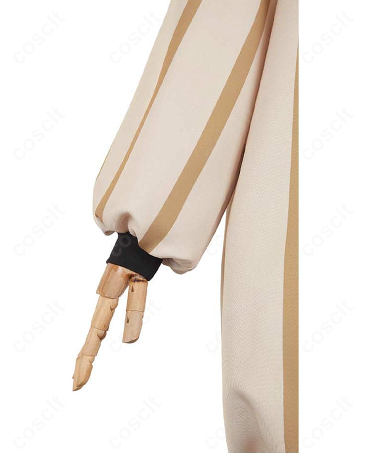 マルシル・ドナトー衣装の袖装飾ディテール。袖口の形状と縫製、装飾の質感が分かる接写画像。