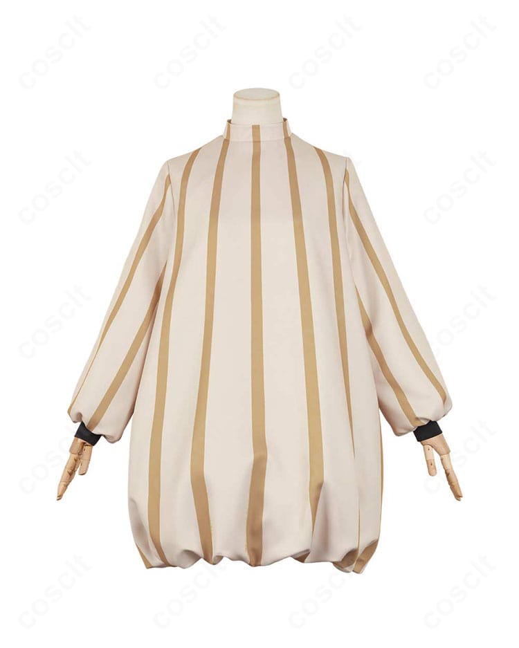 ダンジョン飯 マルシル・ドナトーのコスプレ衣装を正面から全身で撮影。帽子とワンピースのシルエット、髪飾りの配置が分かる画像。