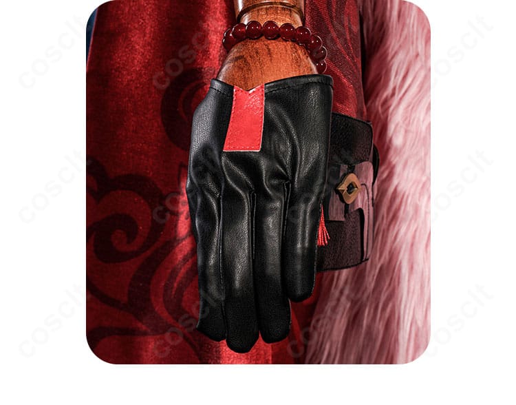 手袋・アクセサリーの詳細。甲部分の装飾、素材感、指先のフィット感が分かる。