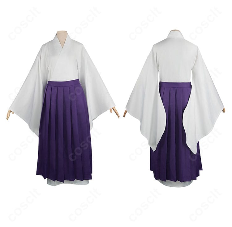 インナーのトップスとスカートの前後ディテール。肌離れの良い薄手生地と直線的シルエットの着用感を表現。