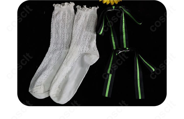 付属ソックスのデザイン。衣装全体と調和する装飾の近接写真。