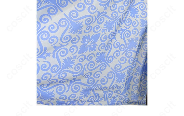 外套(マント)内側の装飾と裏地の仕立てを示す写真