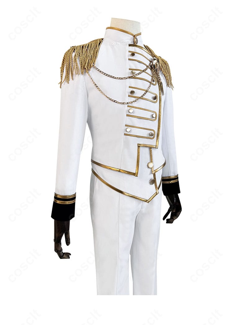 コスプレ衣装のインナー部分の縫製と裏処理ディテールのクローズアップ