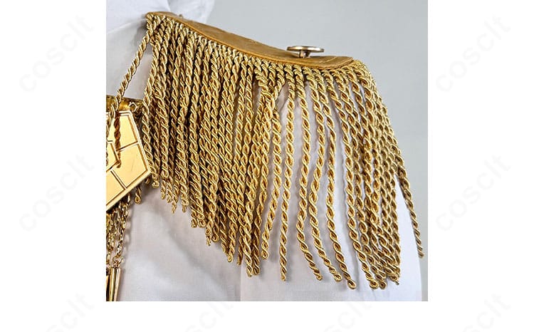 肩部分の立体装飾ディテールを強調したクローズアップ