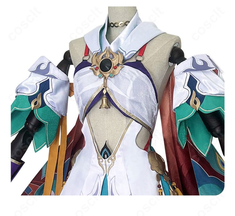 雲璃 衣装の装飾アップ。刺繍風モチーフとアクセサリーの質感、金具のディテールを描写。