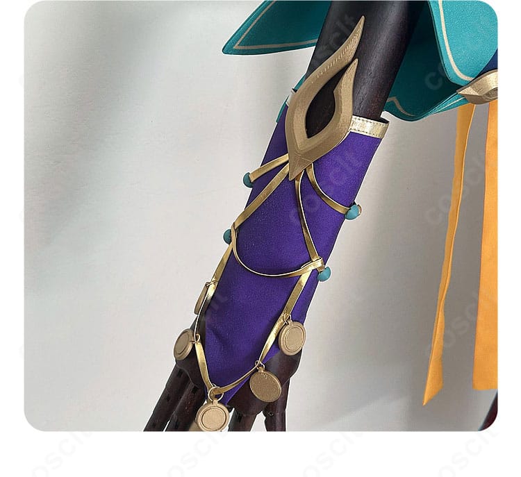 雲璃 コスプレの腕飾り・手袋ディテール。豪華な装飾と手首飾りの意匠を鮮明に表示。