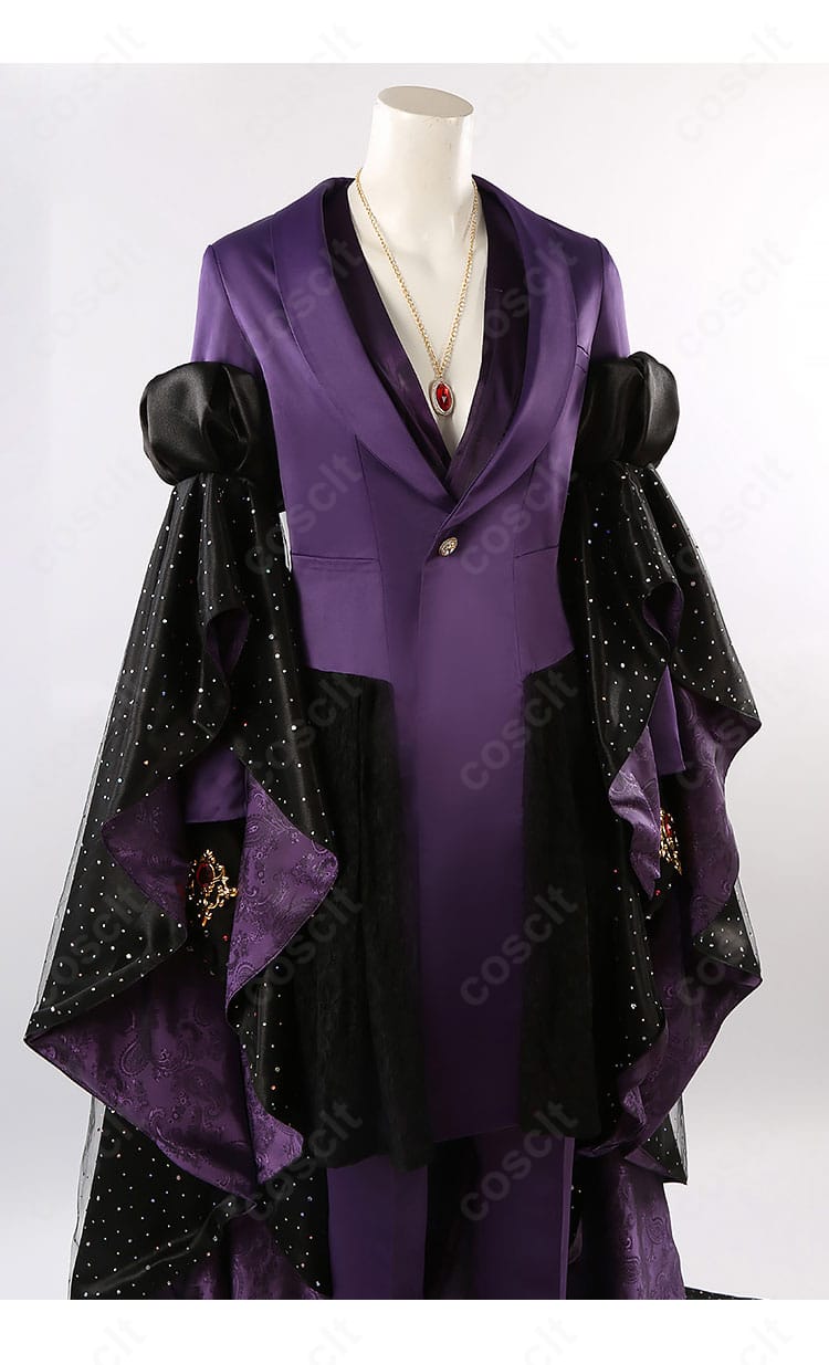 装飾パーツの詳細。ネックレスや刺繍モチーフの質感・立体感を示すディテール画像。