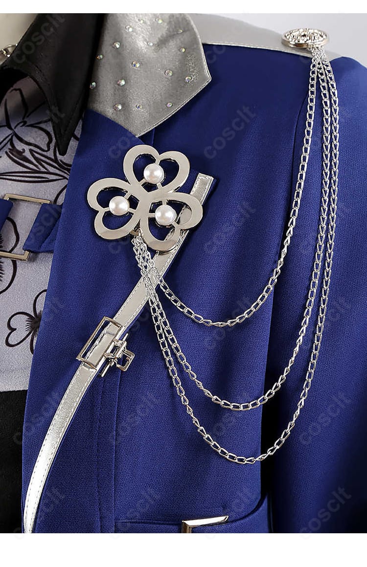 桐谷遥衣装の胸元装飾アップ。刺繍と胸飾りの質感・造形を捉えたディテール写真。