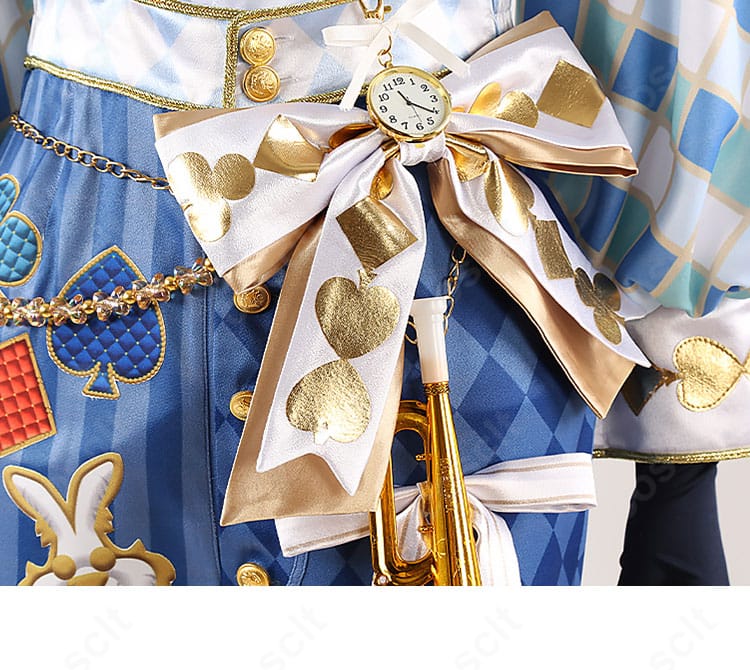 ラビット・ウェア衣装の腰飾りと懐中時計風アクセ。ベルト位置とチェーンの取り回しが確認できる画像