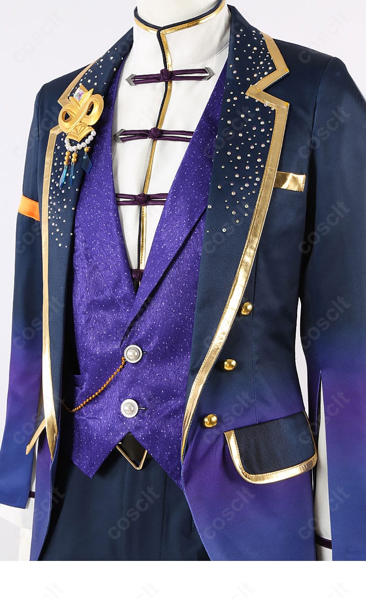 あんさんぶるスターズ！！ 逆先夏目 クルーズ衣装 胸飾り・アクセサリーのディテール。キャラクター性を強調する装飾の写真