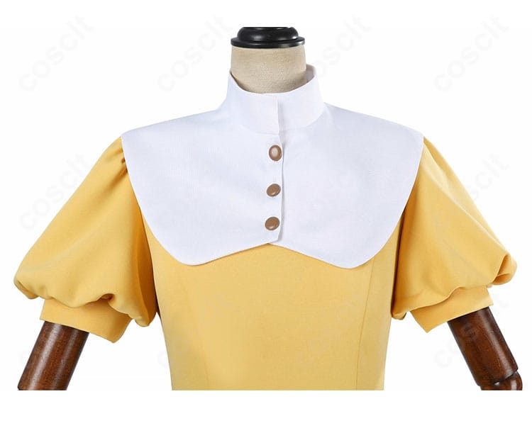 大道寺知世コスプレ衣装の襟元ディテール。エレガントな刺繍風デザインとつけ襟の質感を強調。