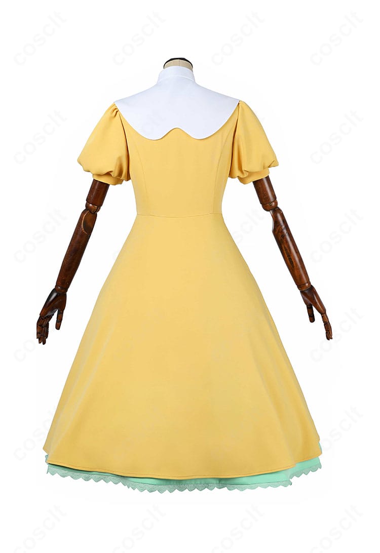 大道寺知世コスプレ衣装の背面全体。披肩風の背面装飾とシルエットのバランスを確認できる角度。