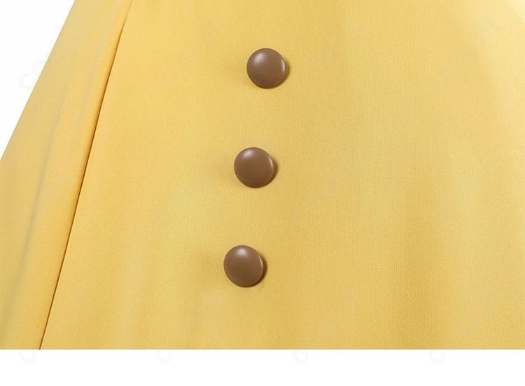 大道寺知世コスプレ衣装の前立てボタン部。しっかりした縫い付けとアクセントとしての配置を示す。