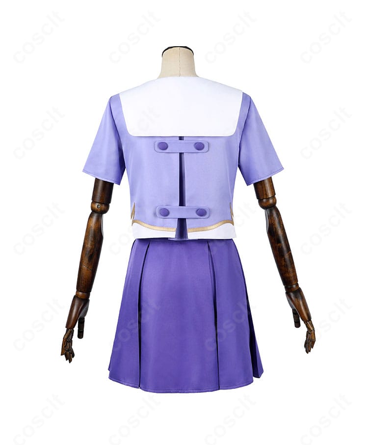 我妻由乃 学園制服コスプレ衣装の背面写真(背面のシルエットと丈感)