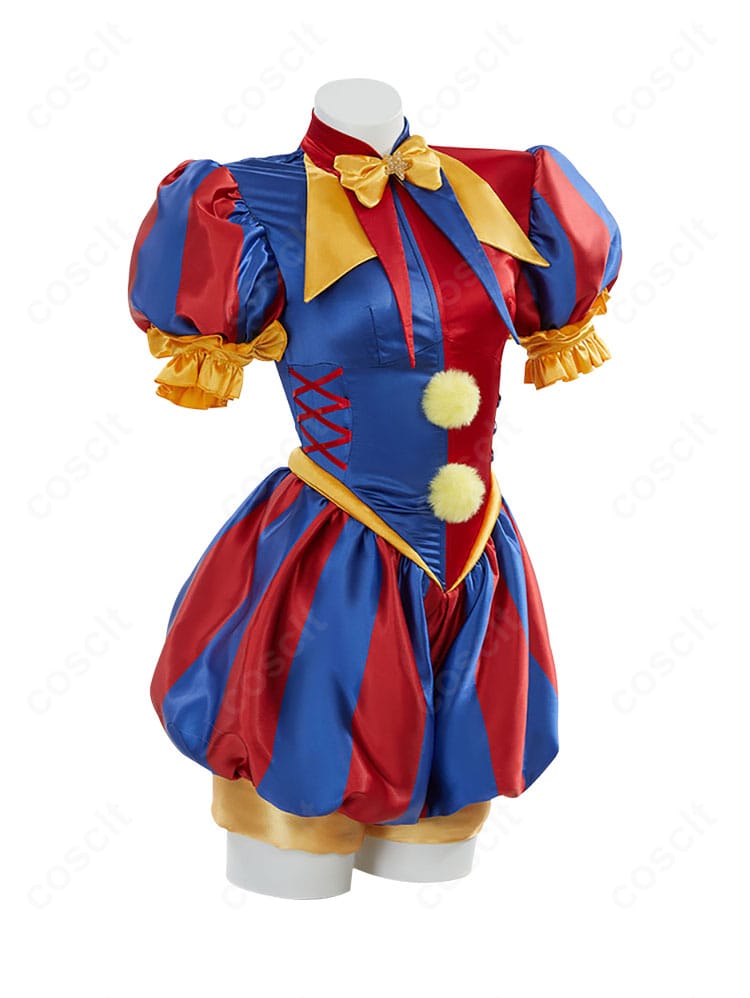 ポムニのコスプレ衣装 側面。レオタードのラインと装飾の立体感が分かるサイドビュー