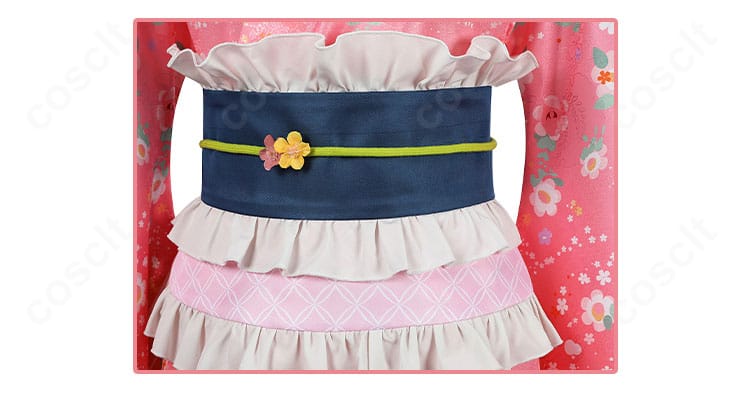 甘露寺蜜璃 街着姿のウエスト装飾。腰周りの帯風デザインと立体感が見えるカット。