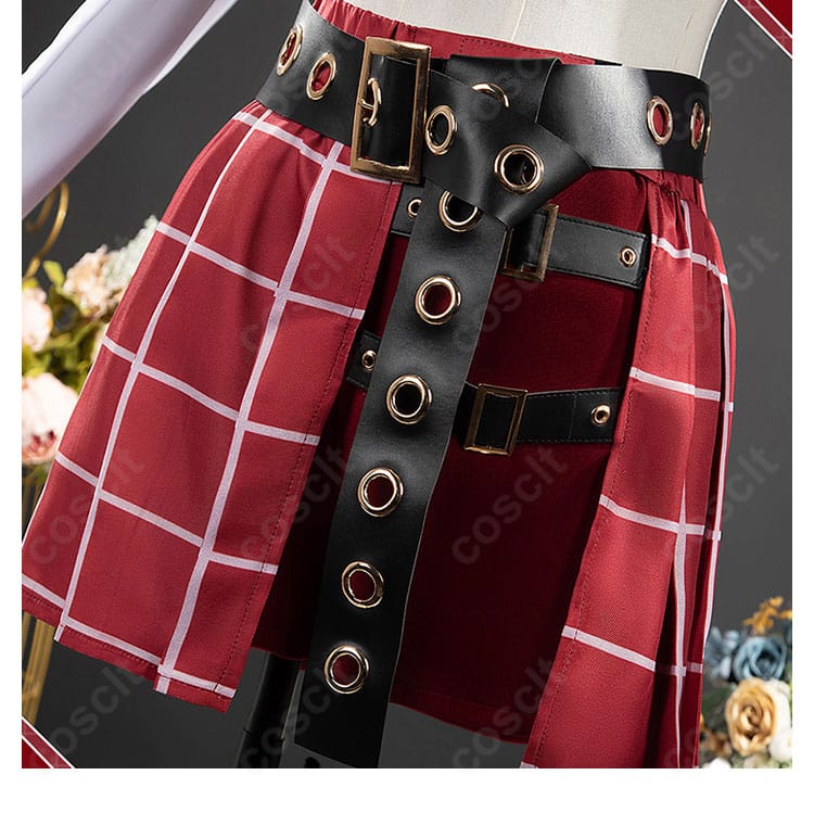 スカート前面のデザイン詳細。プリーツの入り方とセンターラインを確認。