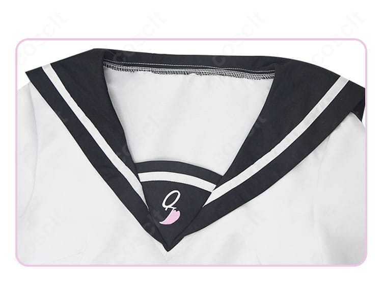 菜なれ花なれ 小父内涼葉コスプレ衣装・襟元装飾のクローズアップ。精緻な刺繍とパーツ配置が分かる画像