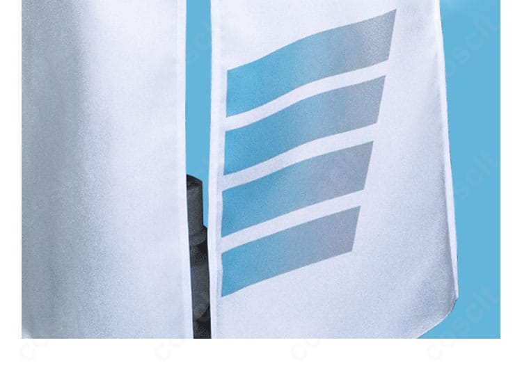 裾まわりの装飾ディテール。ドレープと縁取りがクリーンで撮影映え。