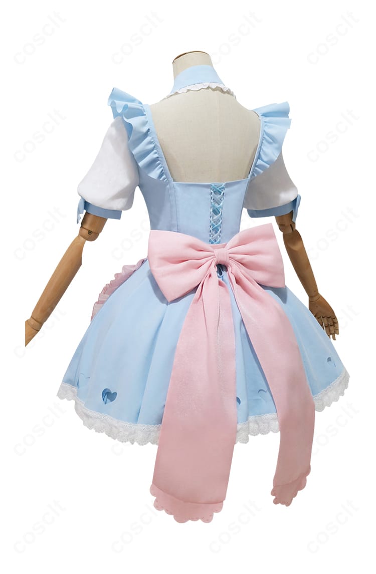 レム メイド衣装・背面。背中の大きな蝶結びとエプロンの落ち感、背中ラインの仕上がりを示す画像。