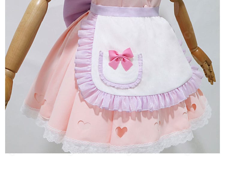 ラム衣装スカートの装飾ディテール。立体ドレープと縁取りの意匠を強調