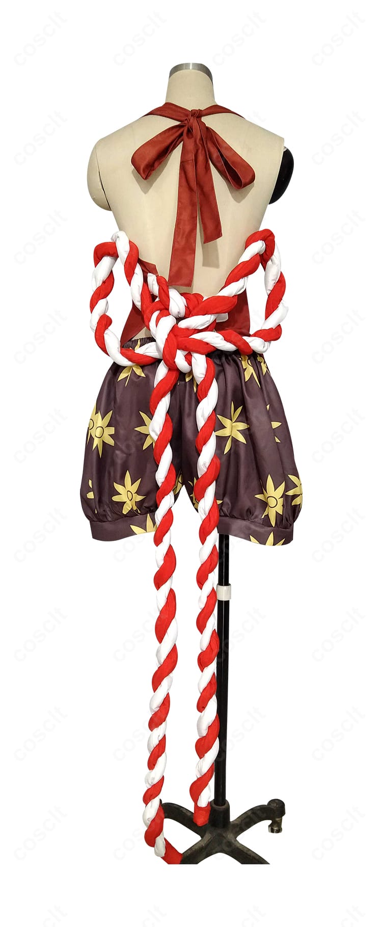 戦桃丸 コスプレ衣装の背面。背中〜腰回りのラインと縫製の仕上がりが見える全体カット