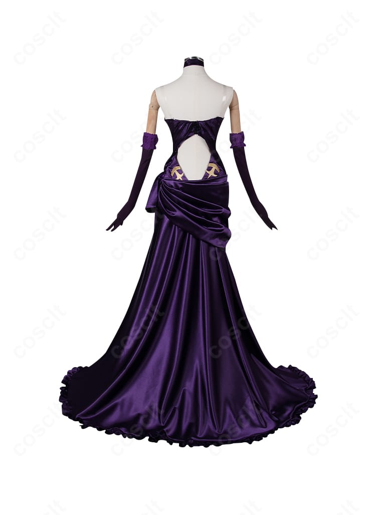 背面写真。バックのシルエット、留め位置、腰布の流れが分かる全体ディテール。