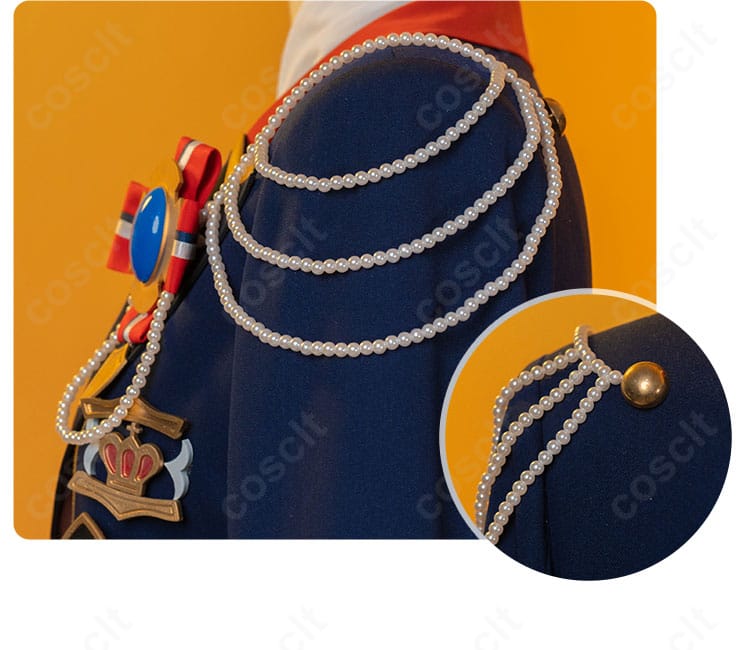 肩の装飾ディテール。エポーレット風パーツとステッチワークを確認できるアップ。