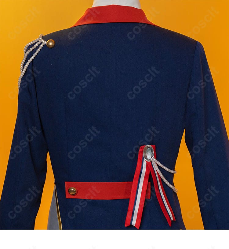 背面装飾のクローズアップ。センターラインと意匠パーツの位置関係を正確に再現。