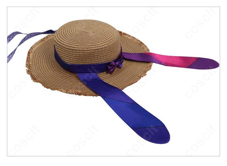 帽子の装飾アップ。飾り物の立体感と配置バランス、色味が分かる画像。