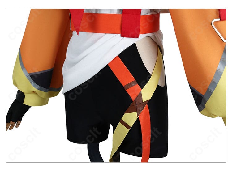 ジジ・ムリン 太腿部装飾ディテール。ショートパンツ周辺の意匠とラインの見え方を拡大。