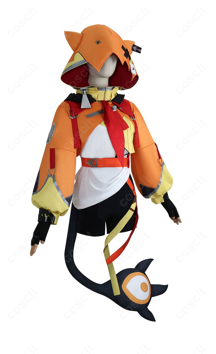 ジジ・ムリン コスプレ衣装 側面。肩章と腰帯のライン、裾のボリューム感を確認できるアングル。