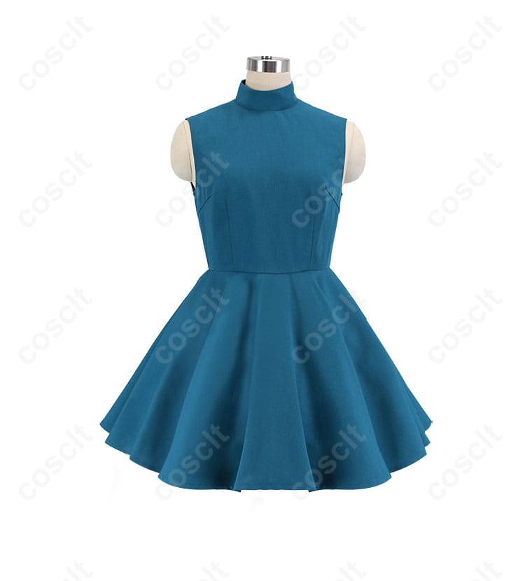 青い衣装のセーラー服、正面から見たデザイン。コスプレイベントに最適。