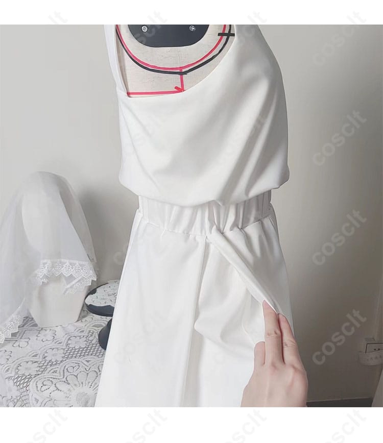 フリーレン コスプレ衣装 スカート部分の詳細：美しい刺繍やしっかりとした素材感を感じられるスカートのディテール。