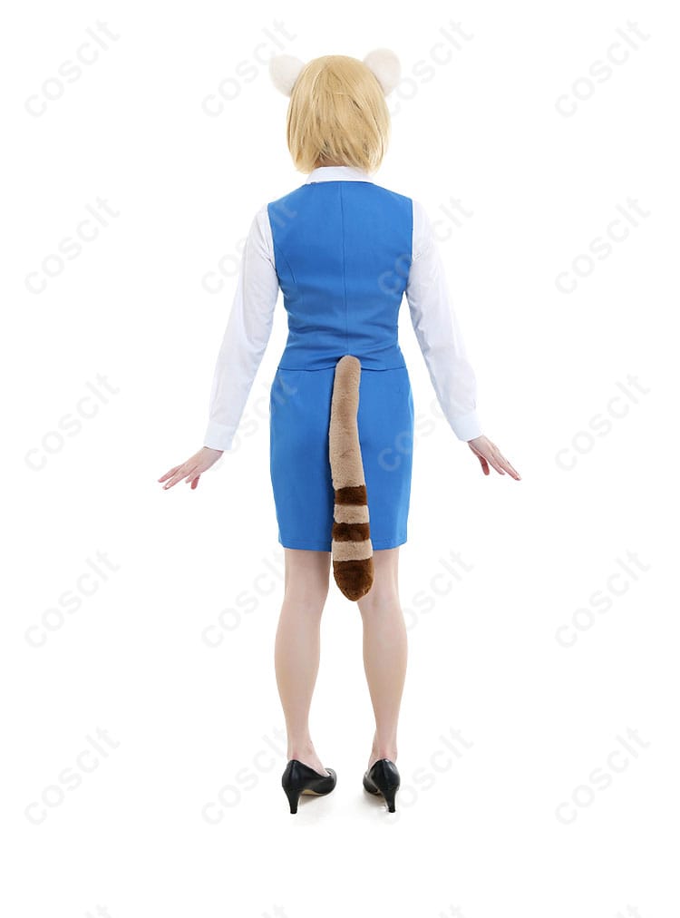 アグレッシブ烈子の烈子（レッサーパンダ）がコスプレ衣装を着た背面画像。背部のディテールも見逃せない。