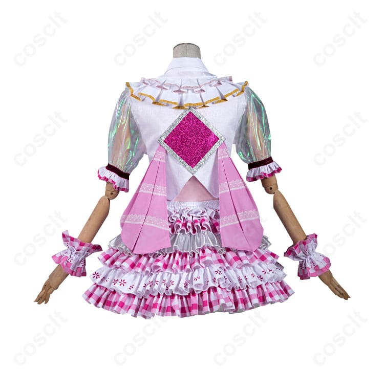 プリパラ 北条そふぃ コスプレ衣装の背面写真。背面のデザインと装飾が特徴的です。