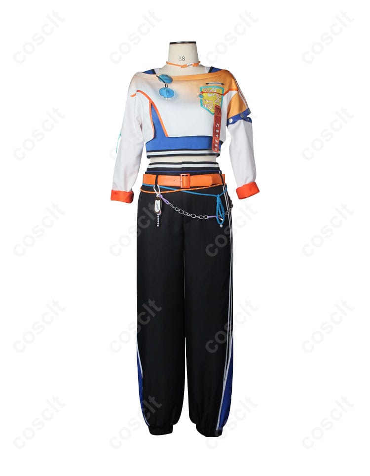 オレンジ色のコスプレ衣装の正面アップ画像。キャラクターの印象をそのまま再現。